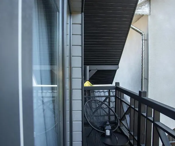 Garage Apartment *