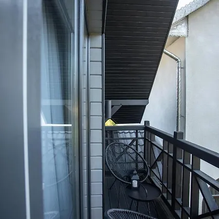 Garage Apartament *