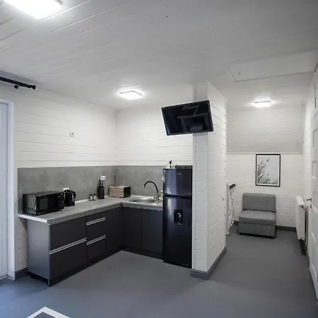 Garage Apartament *